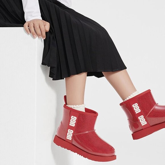 UGG Classic Clear Mini II Kids Waterproof Boots - Picture 1 of 9